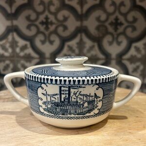 VINTAGE CURRIER & IVES BLUE SUGAR BOWL & LID- EUC- Design “Loading Cotton”